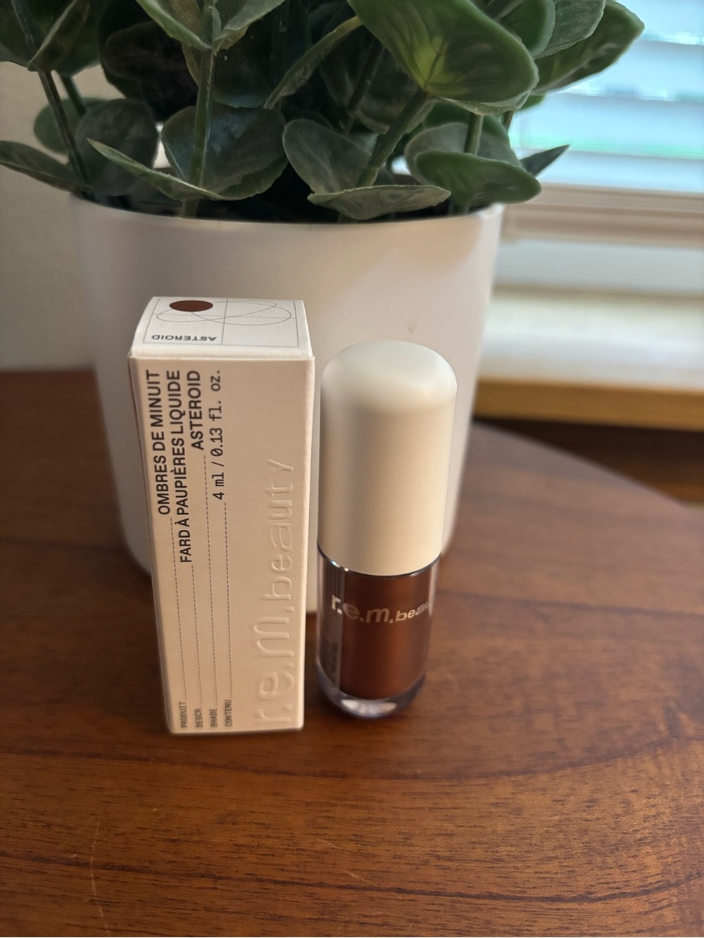 REM Beauty Liquid Eyeshadow